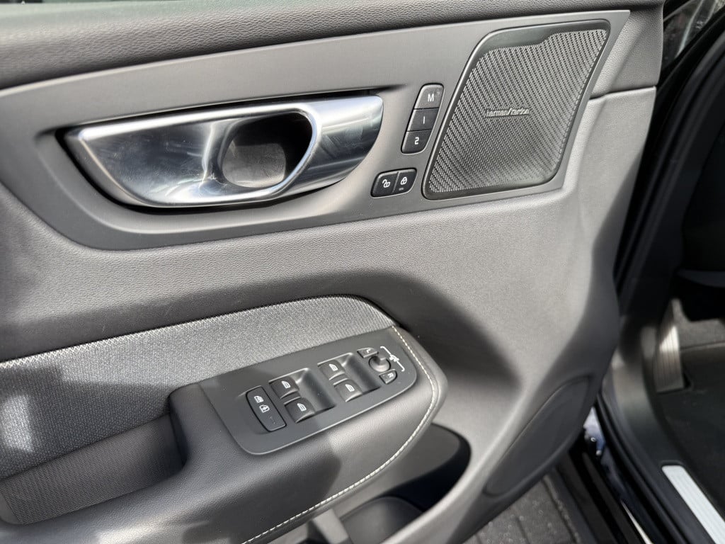 Volvo XC60 t8 455pk recharge black edition| full options !!