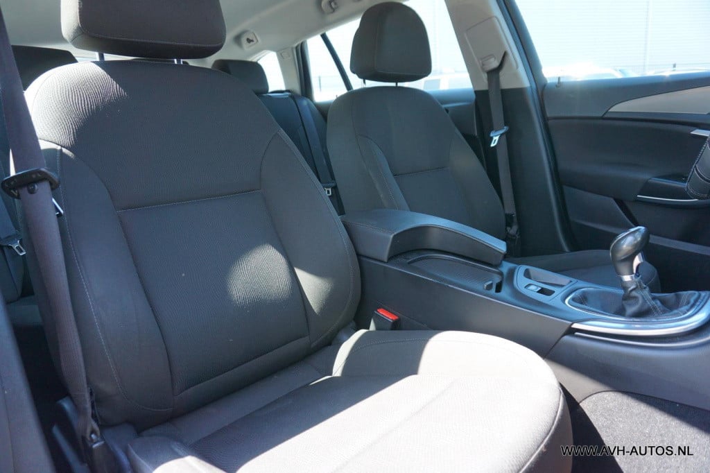 Opel Insignia sports tourer 1.6 t edition