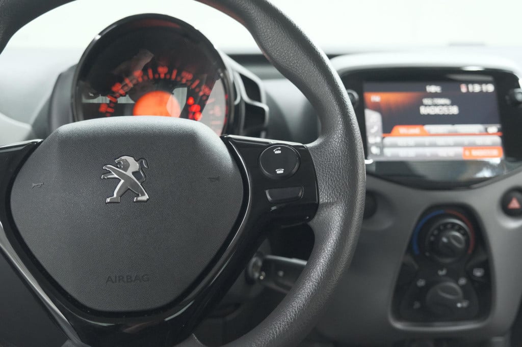 Peugeot 108 1.0 e-vti active | apple carplay | bluetooth | elektrische rame