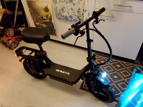 Elektrische scooter. Bouwjaar 2025.