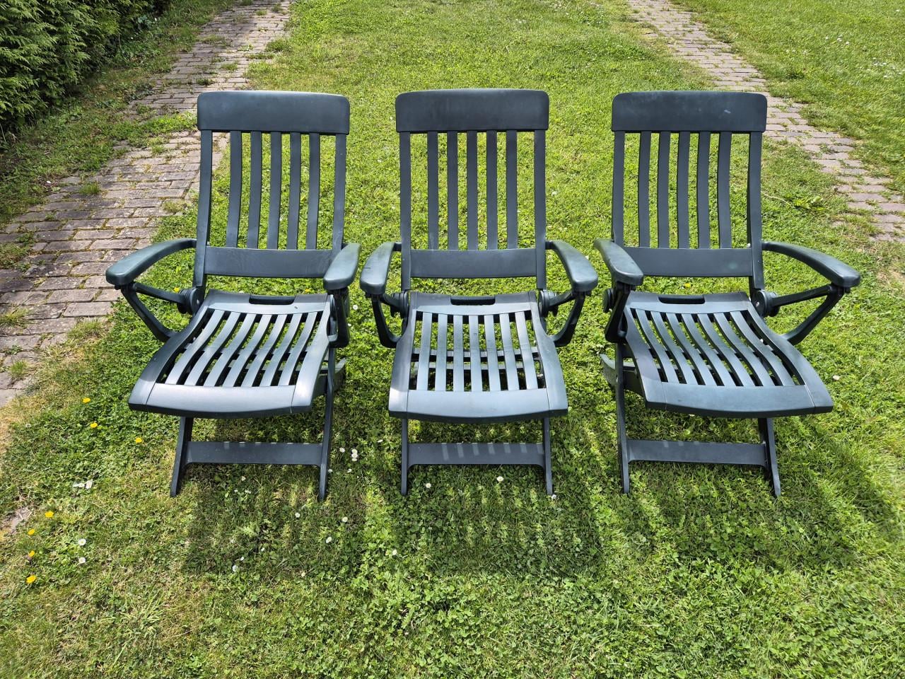 Set 3 Tuinstoelen, kussens en 1 tafel