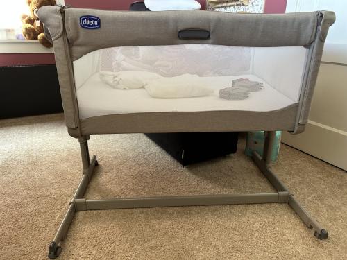 Chicco Next2Me Magic Co-sleeper taupe