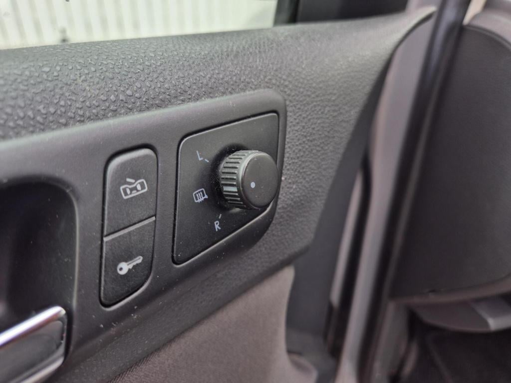 Volkswagen Polo 1.4-16v comfortline / cruisecontrol