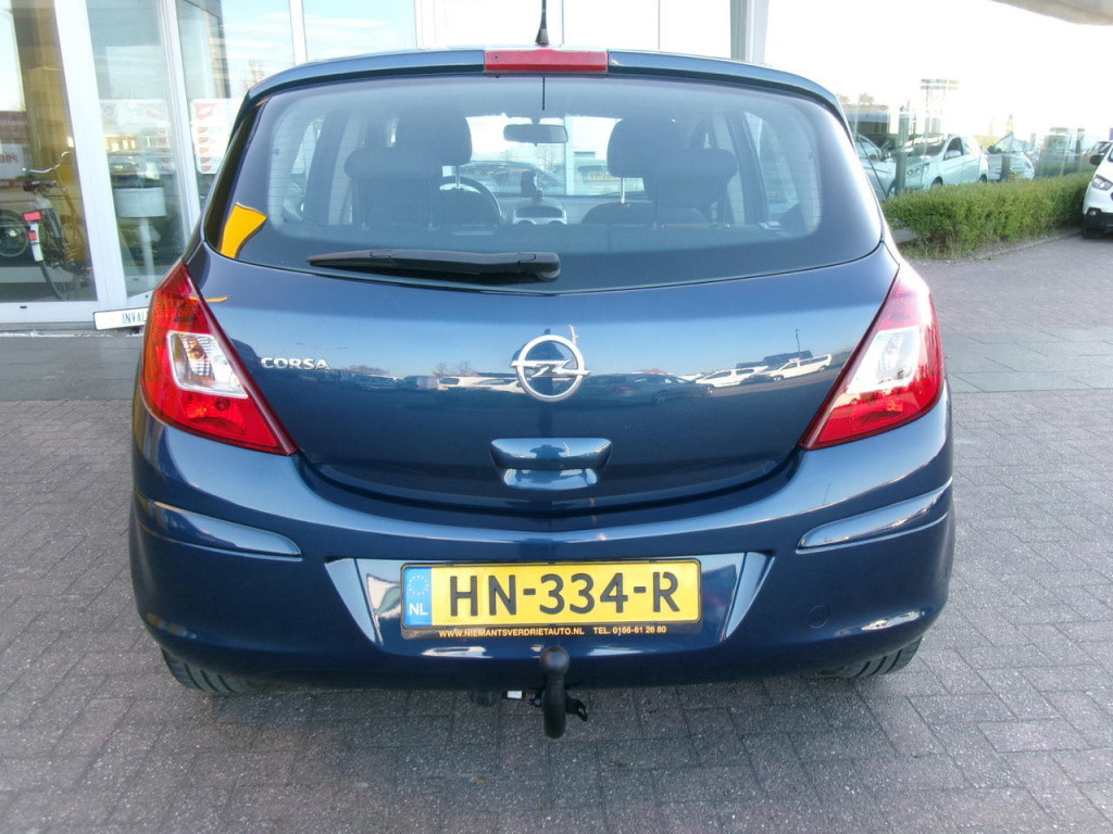 Opel Corsa 1.2-16v airco, cruise-control, trekhaak 5-drs