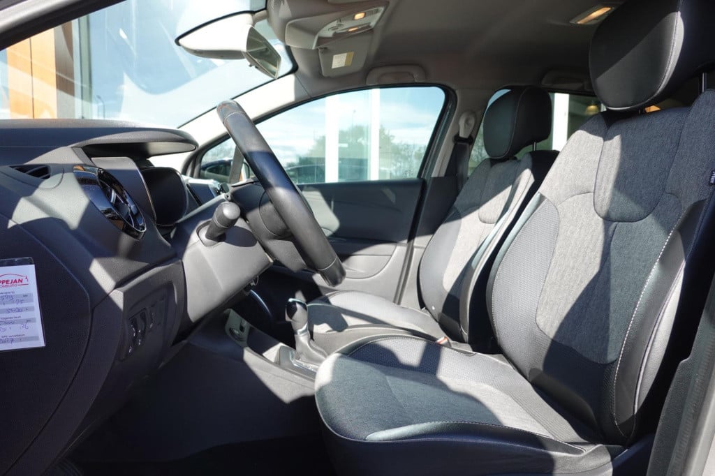 Renault Captur 1.3 tce intens 150 pk!