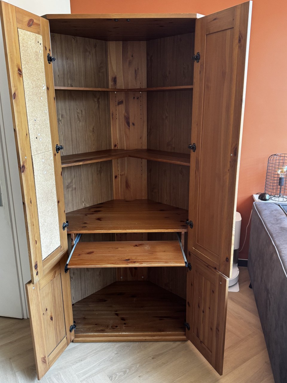 Computerkast IKEA voor in een hoek