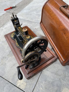 ANTIEKE SINGER NAAIMACHINE