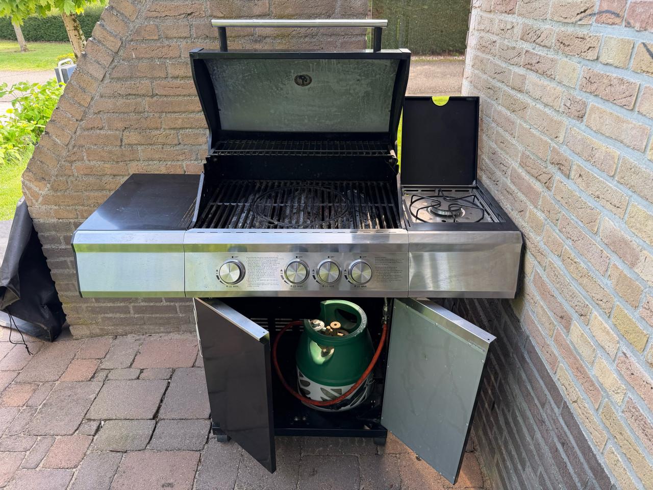 Tarrington gas BBQ incl. hoes