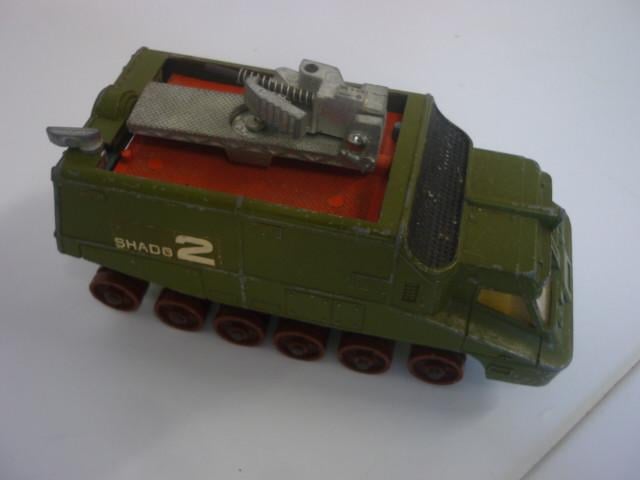 DINKY TOYS SHADO 2 en US Jeep