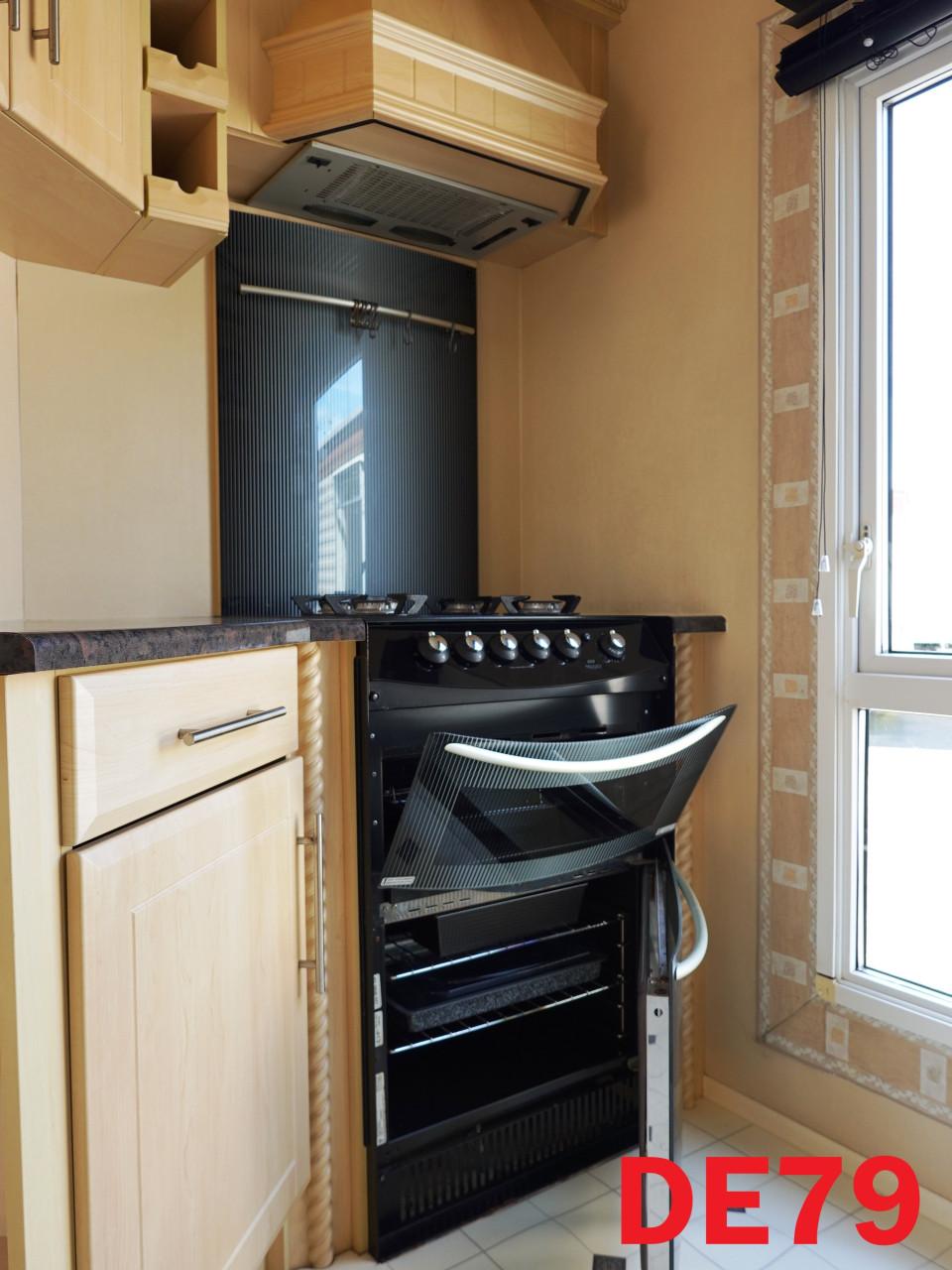 Royaal chalet met dubbel glas, openslaande deuren kopse kant, 3 slaapkamers