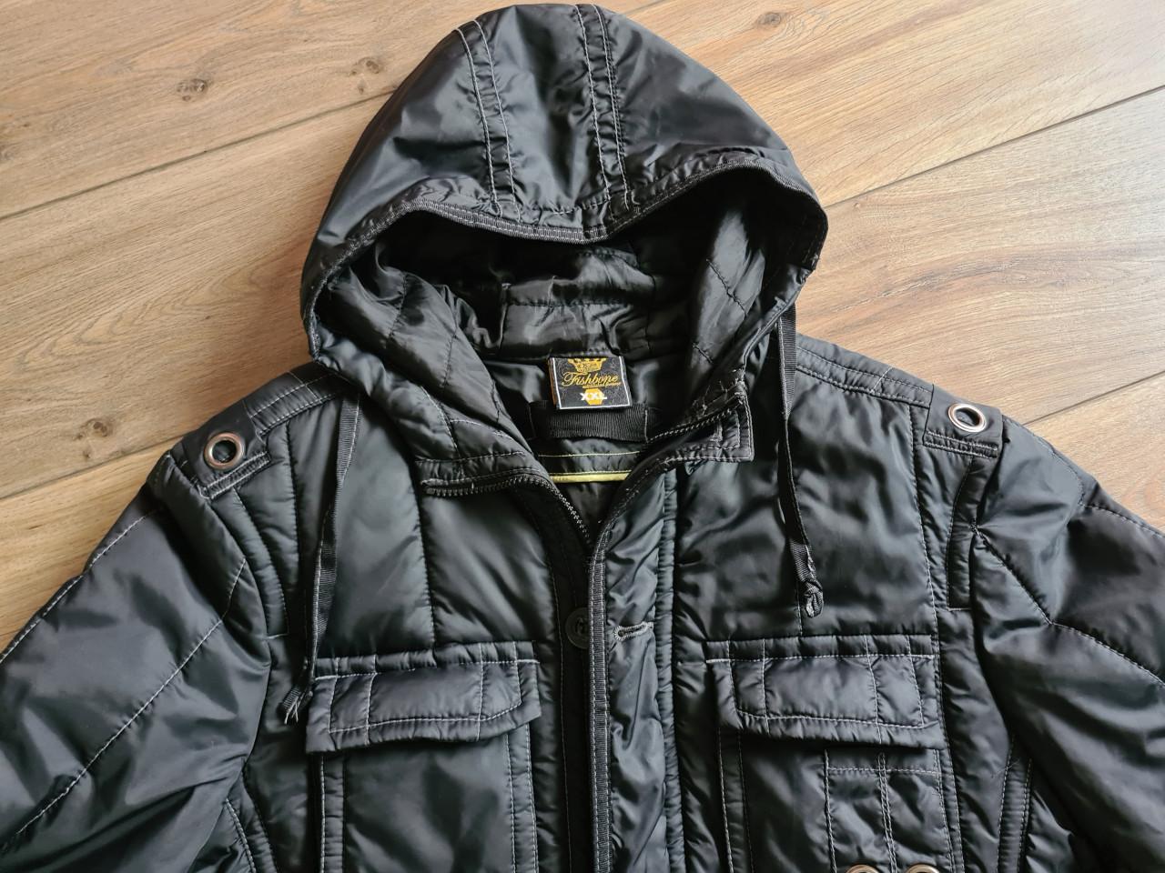 Zwarte gewateerde dikke puffer jas met capuchon van Fishbone  Maat XXL