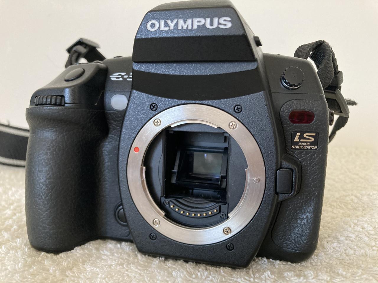 Olympus E-3 met van alles erbij
