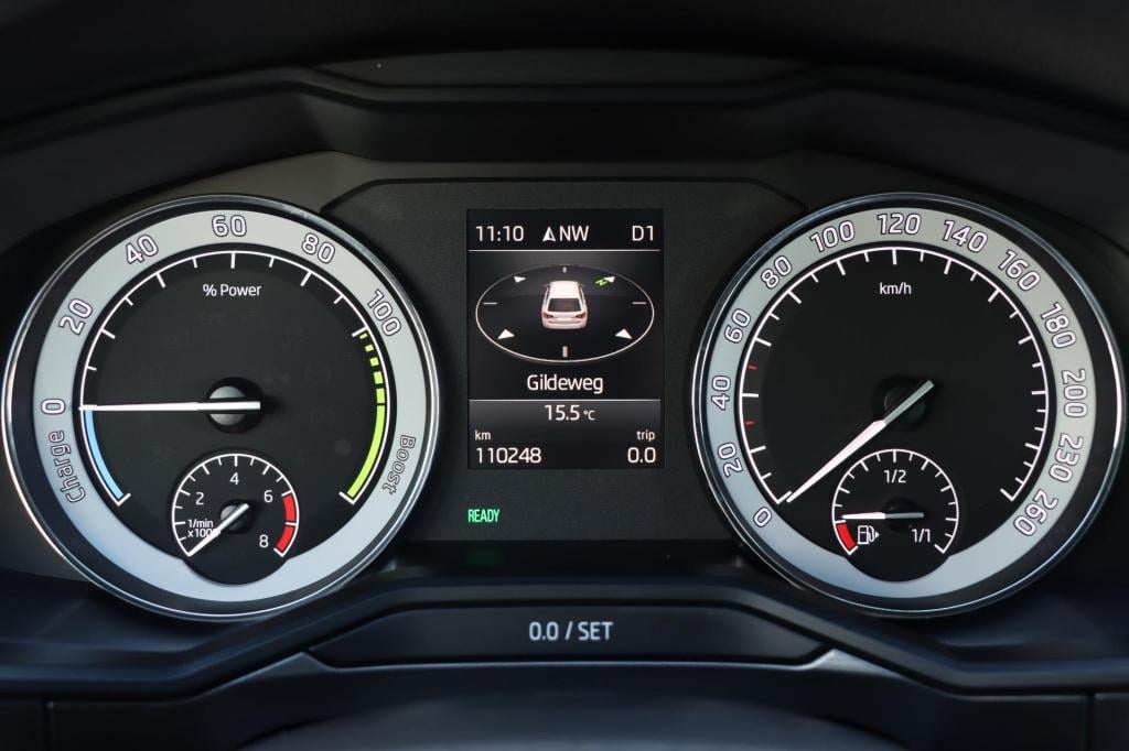 Skoda Superb combi 1.4 ehybrid style 218pk dsg6 | soh 93,1% | memory | stoe