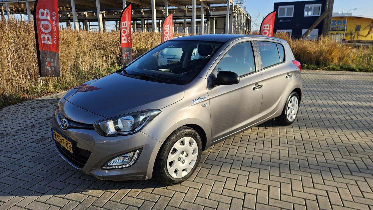 Zuinige HYUNDAI i20 Business 1.2i Blue NL AUTO / NAP / DEALER OND