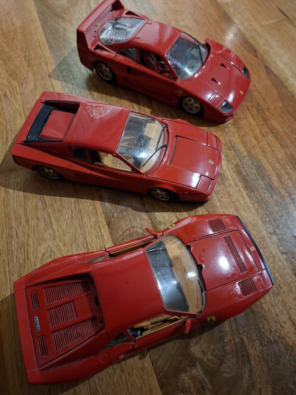 Tevkoop 3 ferrari's  1 op 18