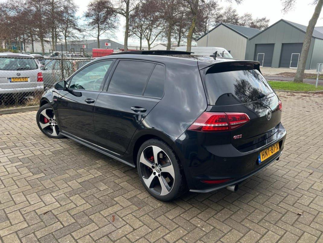 Volkswagen Golf 2.0TSI GTI Perfomance