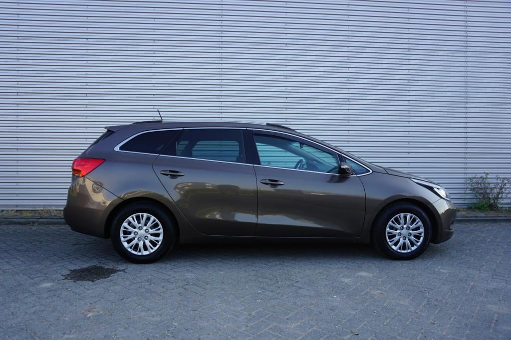 Kia Cee'd sportswagon 1.6 gdi businessline climate / navi / cruise / camera