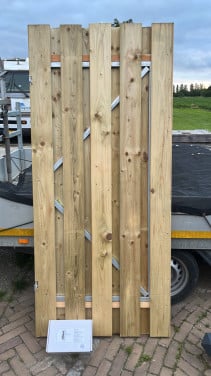Nieuwe geïmpregneerde poort. 110x200 cm. inc hang en sluitwerk.