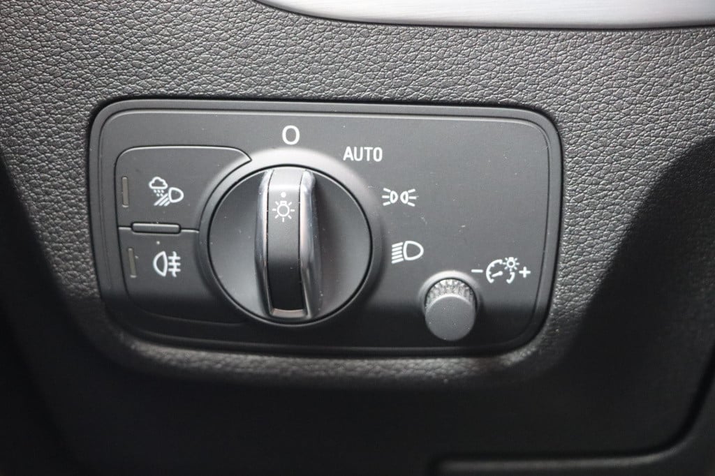 Audi Q2 30 tfsi design pro line plus