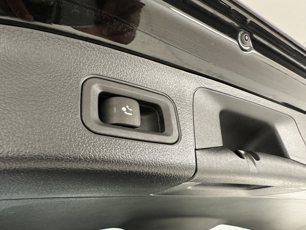 Mercedes-Benz Gla-klasse 250 e amg line | distronic | trekhaak | multibeam 