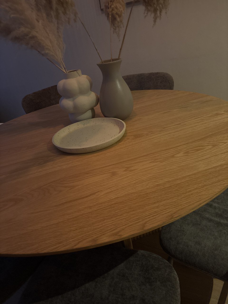 Eettafel rond van de jysk eikenhoutenkleur