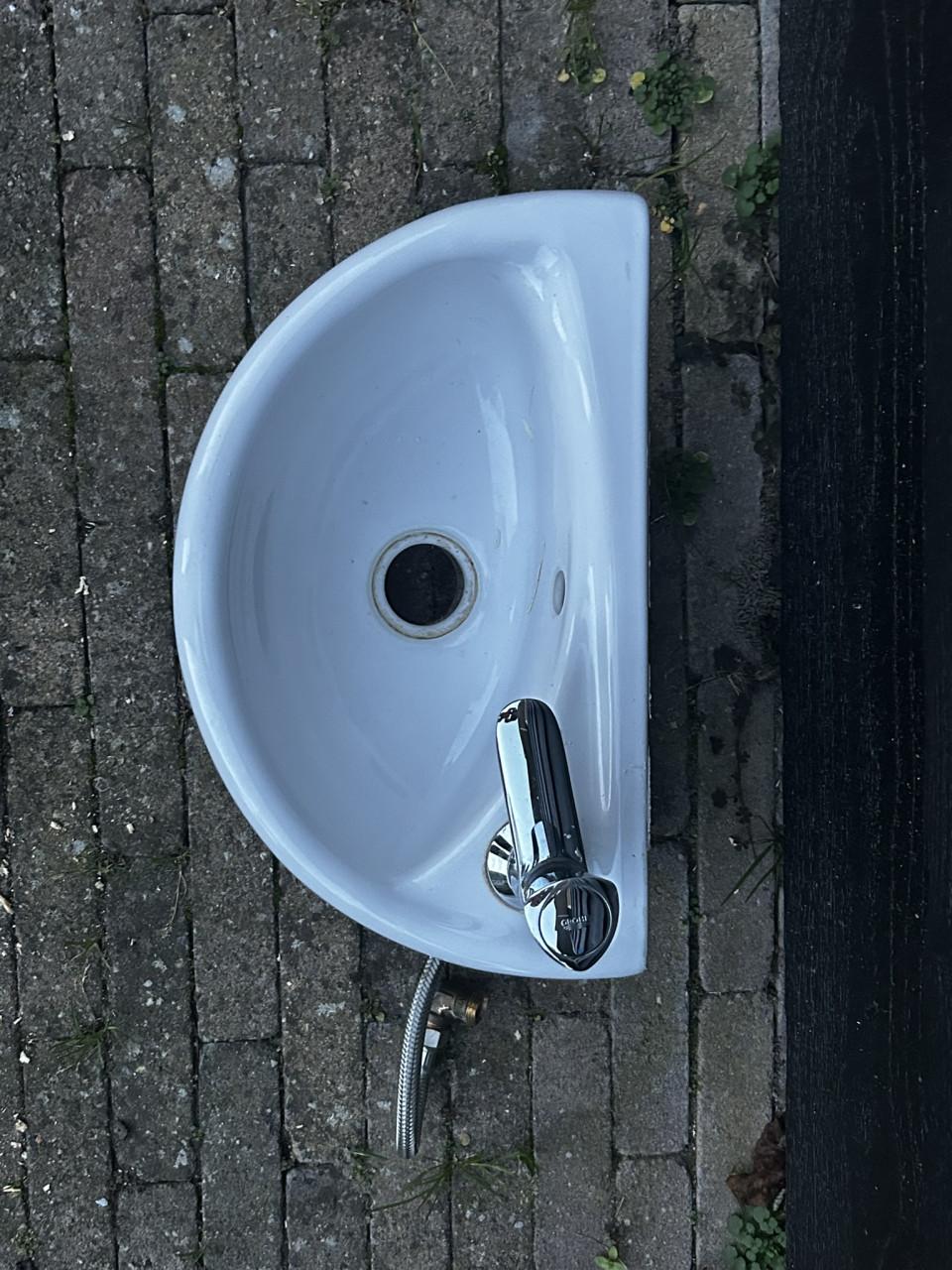 WC-Fontein met kraan