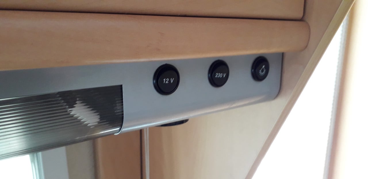 Caravan Hobby de Luxe 400 SF