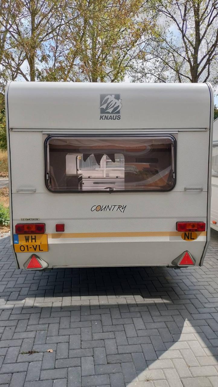 Knaus met stapelbed en prachtige voortent!