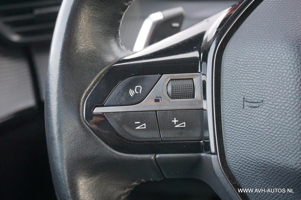 Peugeot 208 1.2 puretech allure automaat