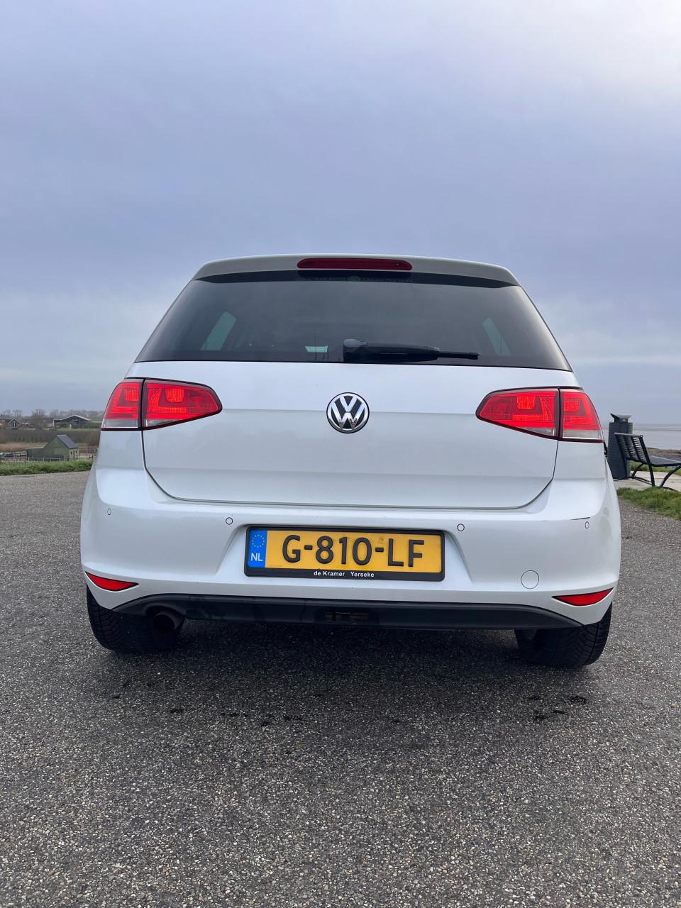 Volkswagen Golf 1.2 TSI Parelmoer Wit met panorama schuifdak