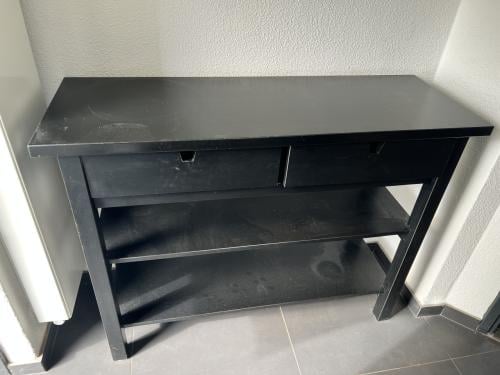 Tafel voor in de gang