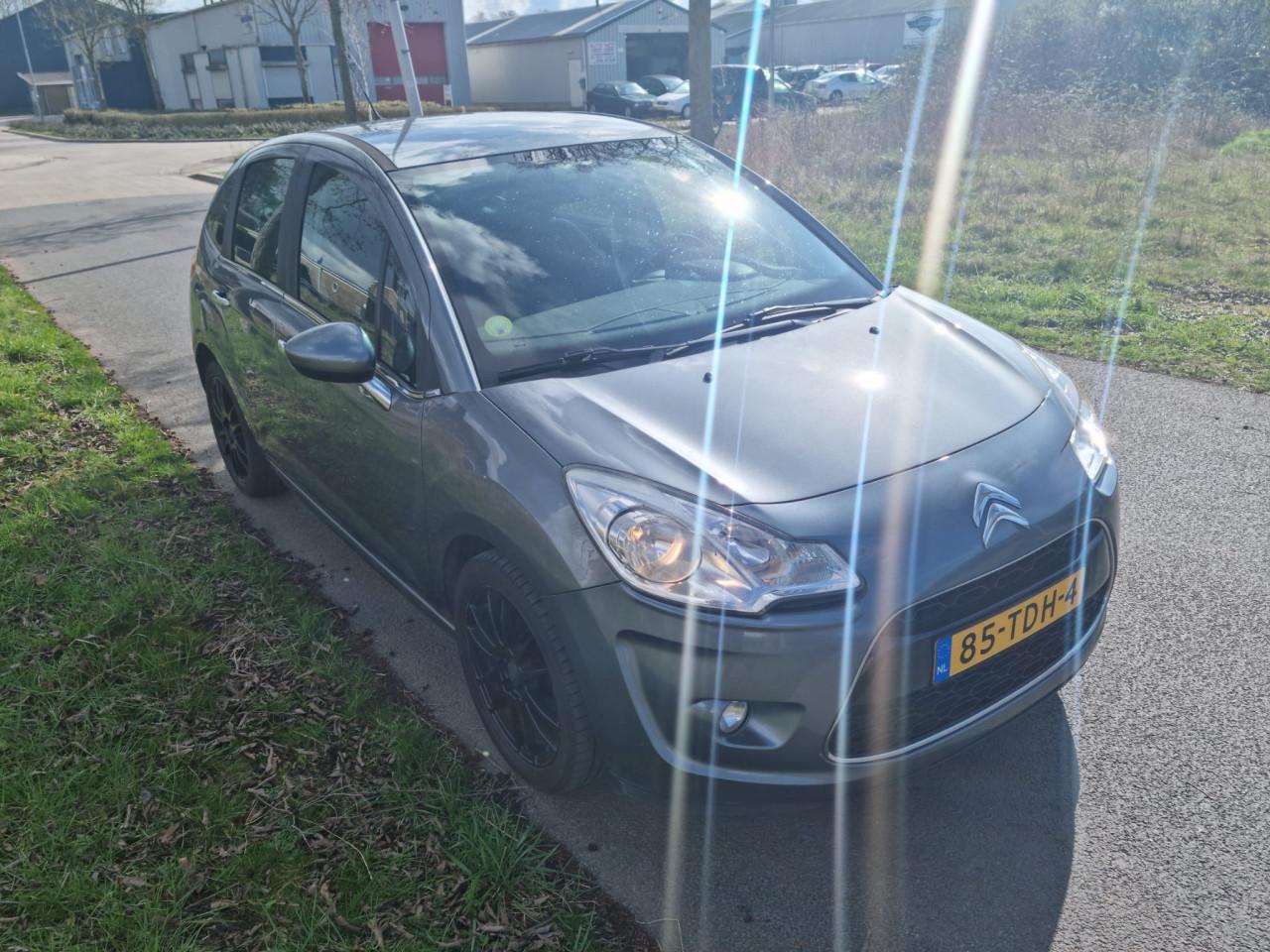 Hele mooie citroen c 3 e hdi 1.6 90 pk bj 2012