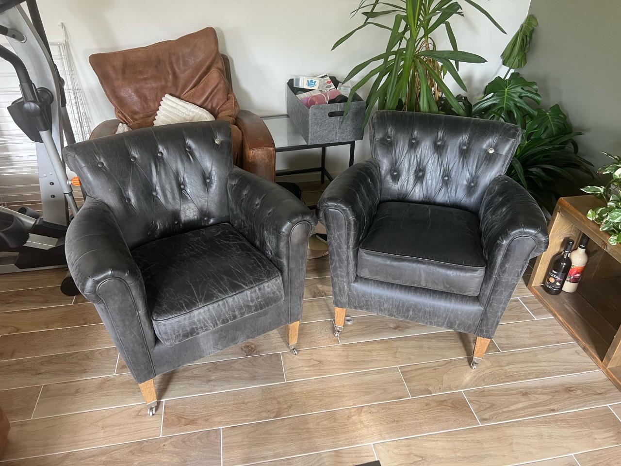 2 riviera maison stoelen als nieuw!