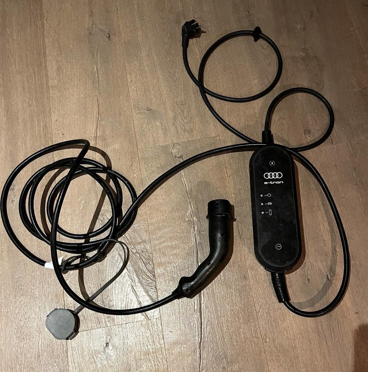 Auto oplader Audi Etron