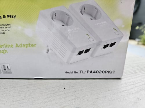 ZganTP-LINK TL-PA4020P-KIT AV500 2-Port Powerline wifi Adapter