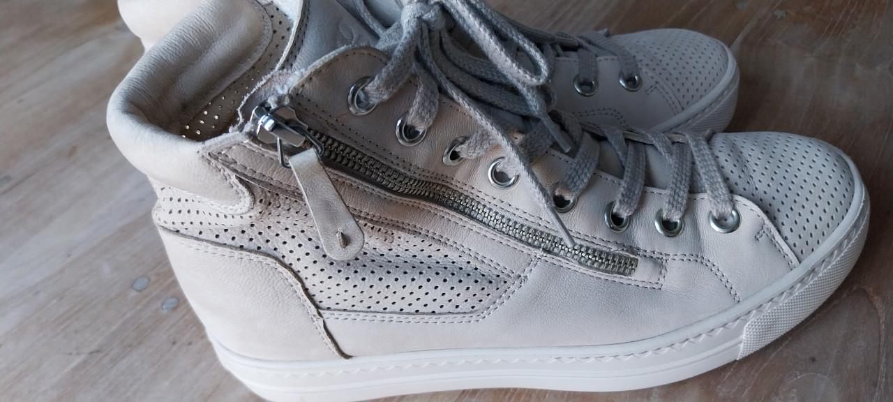 Mooie beige leren sneakers mt 38,5; Paul Green