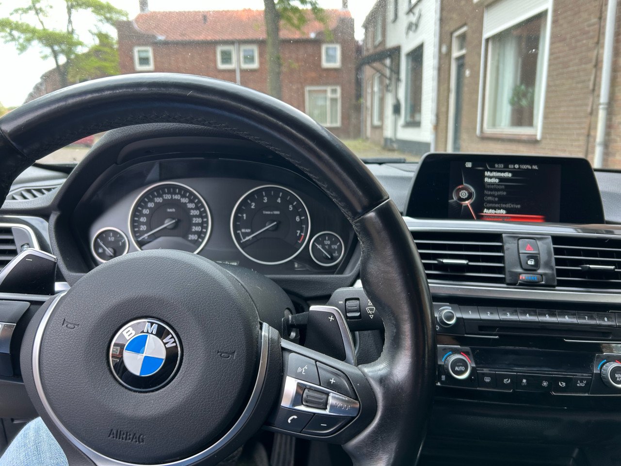 BMW 330e Performance