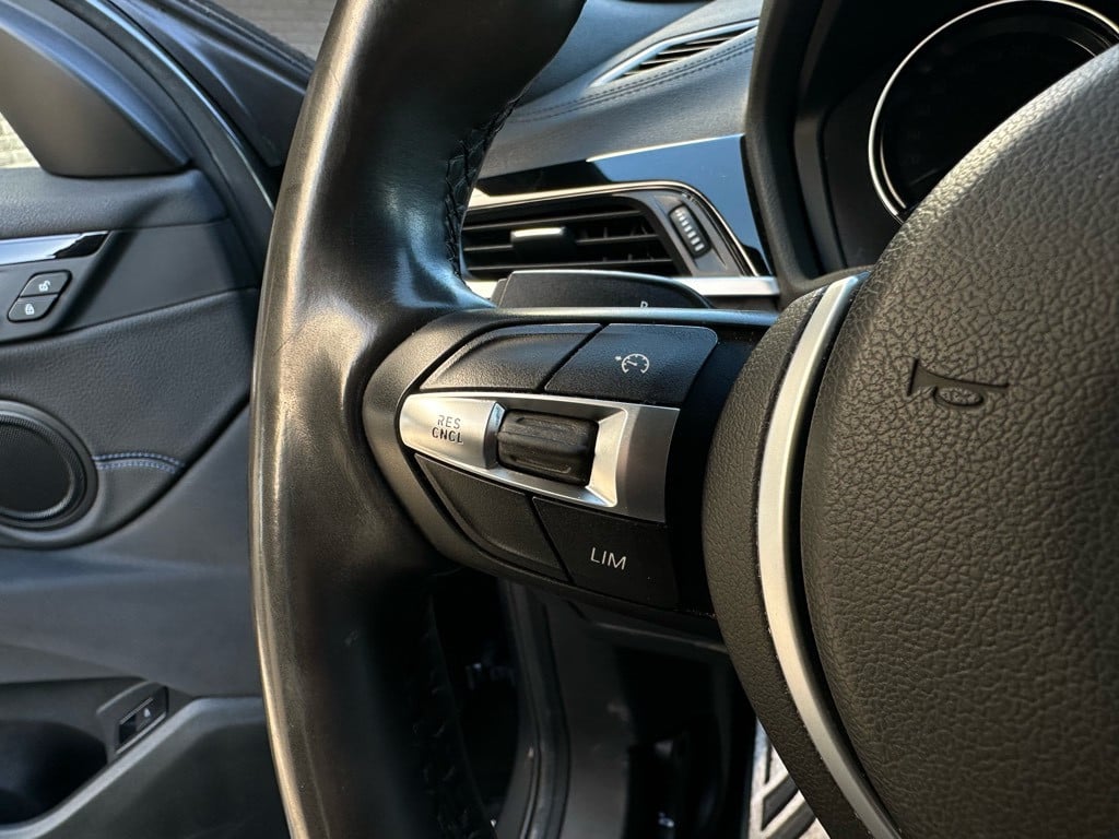 BMW X2 sdrive20i high executive // schaalstoelen // m pakket //