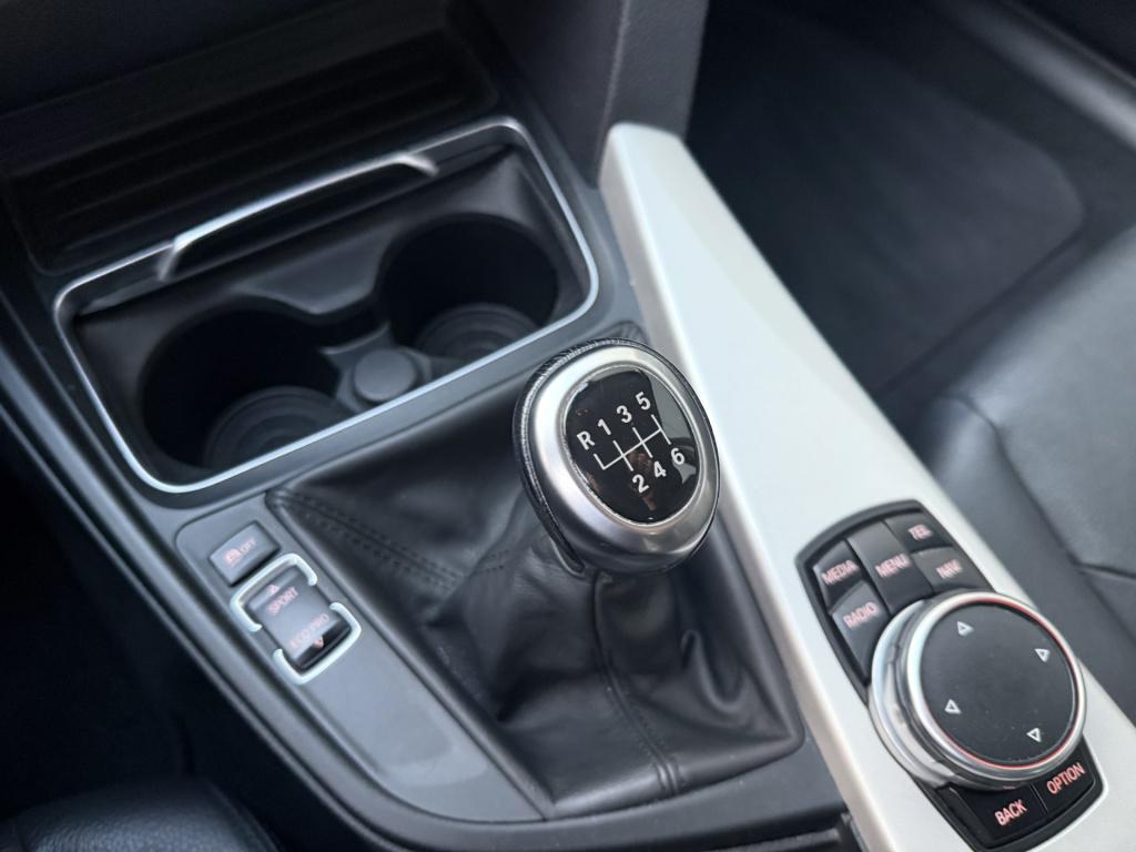 BMW 3-serie 320i 184pk sedan executive luxury