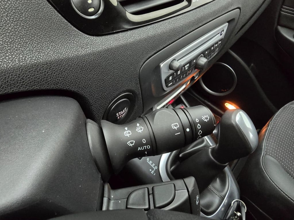Renault Scenic occasion 2.0 dynamique 5 persoons met grote kofferbak | clim