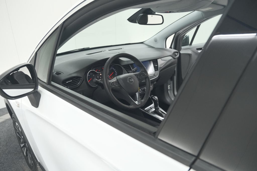 Opel Crossland X turbo 130 at6 elegance | camera | parkeersensoren | naviga