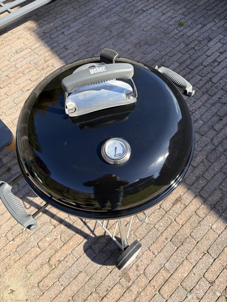 +Weber houtskool BBQ