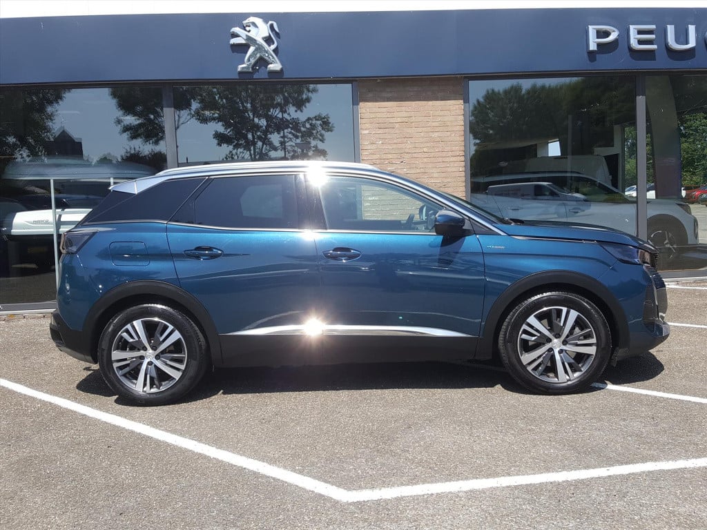 Peugeot 3008 1.6 plug-in hybrid 225pk blue lease allure eat8 automaat navig
