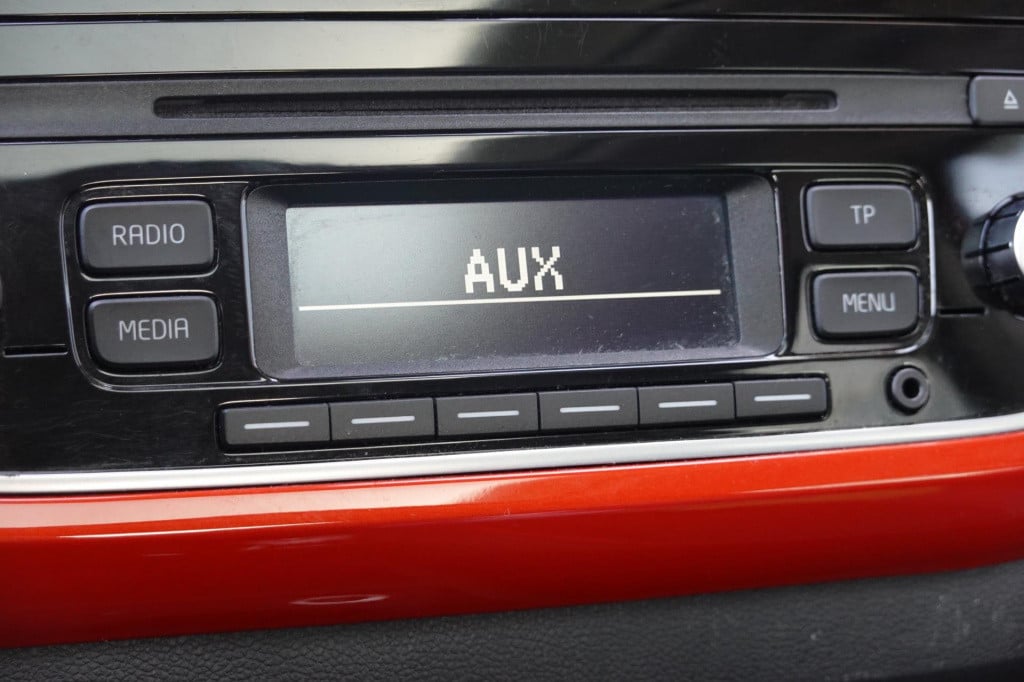 Volkswagen UP! 1.0 groove up! bluemotion