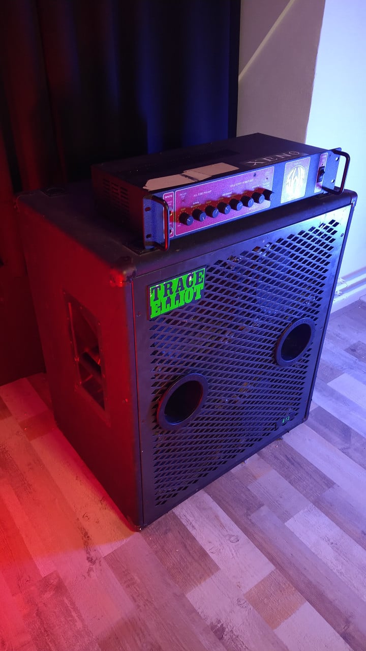 SWR 350 Red Face + Trace Elliot 4x10 Cabinet