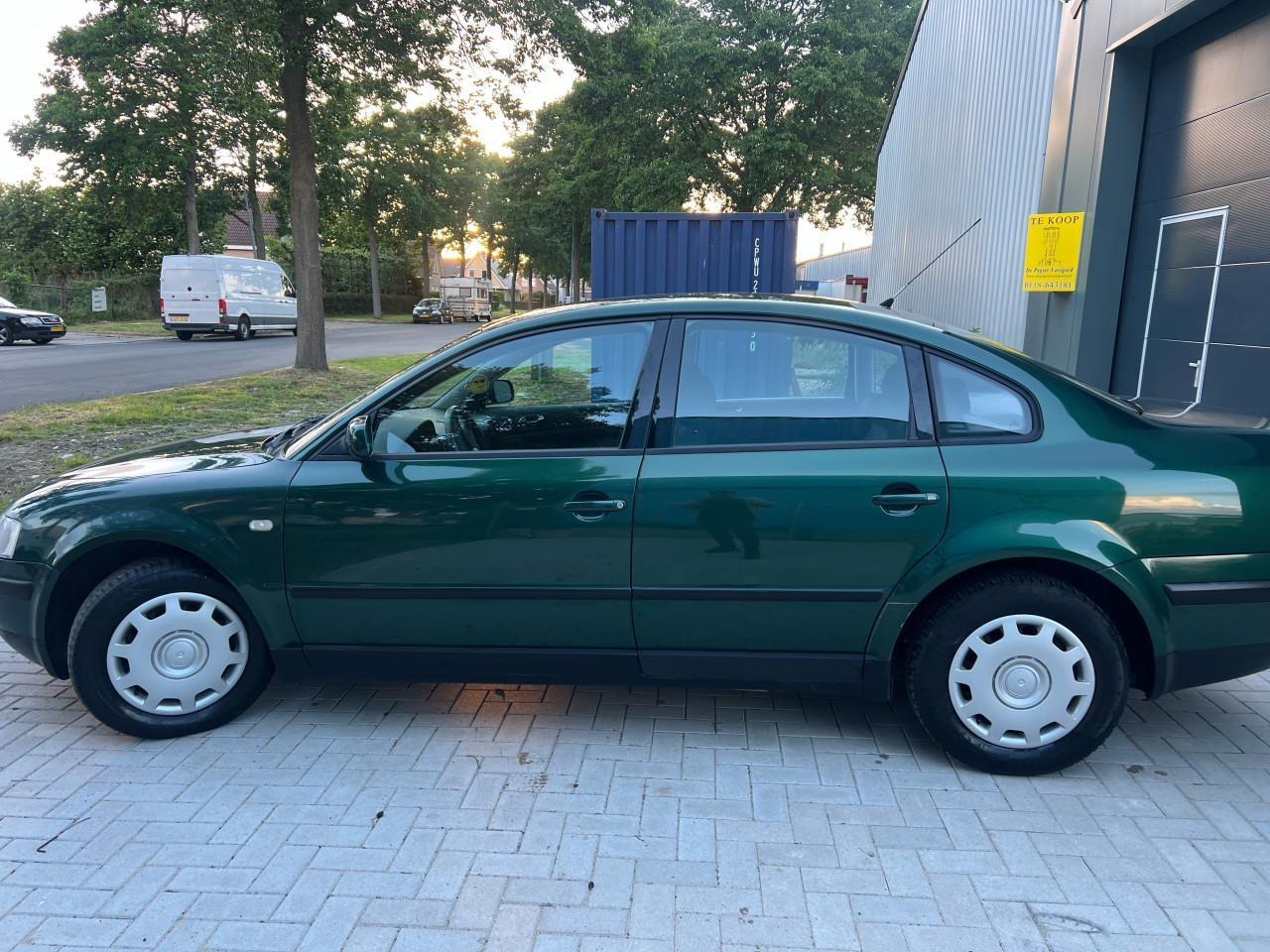 Volkswagen Passat 1.6- 130.494KM Nap! 1e Eigenaar