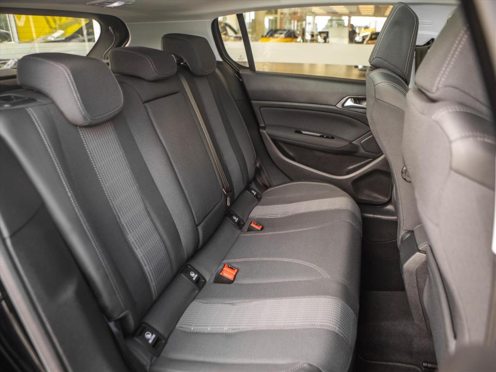 Peugeot 308 1.2 puretech 110pk blue lease premium | panoramadak | camera | 