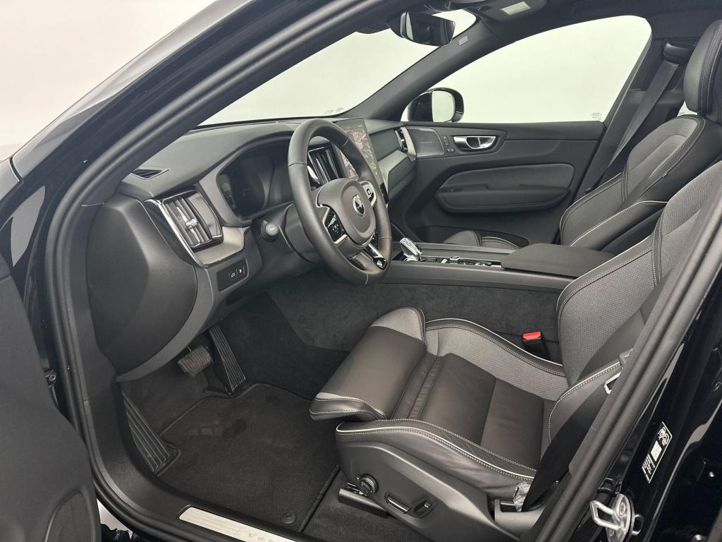 Volvo XC60 t8 455pk ultra black edition| pano| 360camera| hud| harman&kardo