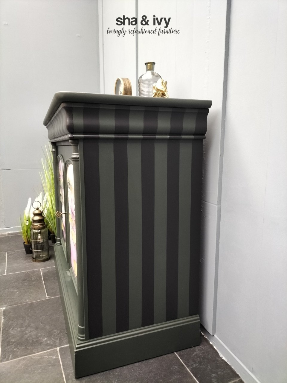 Mooie dressoir met waterlelies