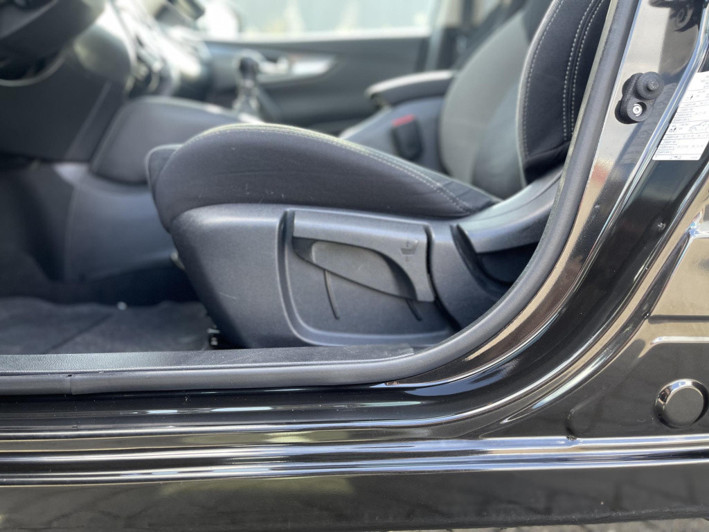 Nissan Qashqai 1.2 n-connecta design pack | panoramadak | navigatie | 360° 